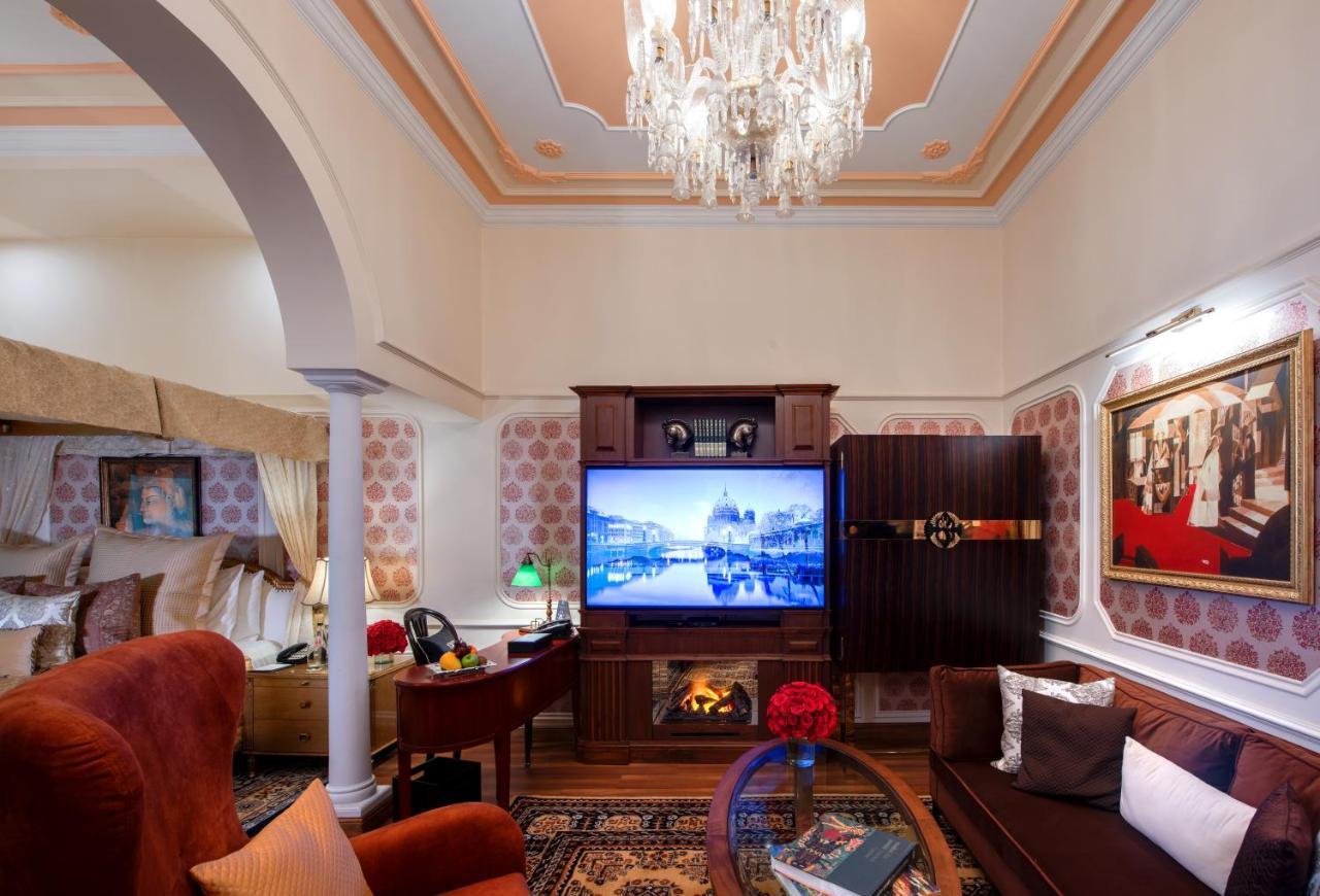 더 클라리지스 뉴 델리 뉴델리 외부 사진 A living room in the Imperial Suite